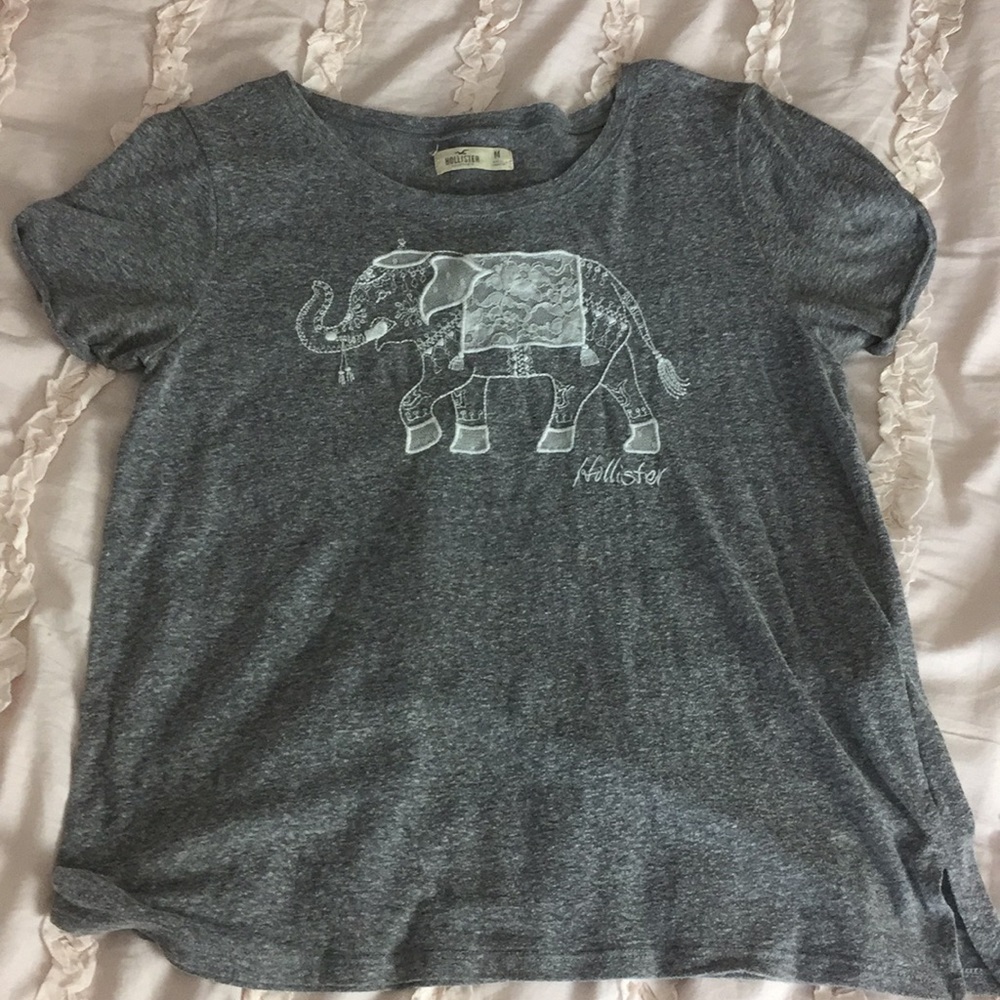 Hollister Elephant Top 💕
